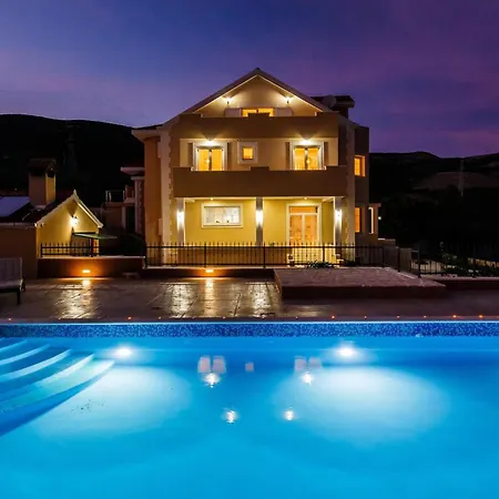 Amazing In Holiday home Kastel Stafilic