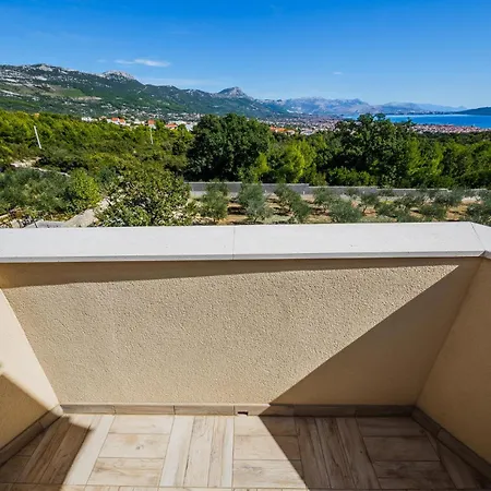 בית נופש Beautiful In Kastel Novi Kaštel Štafilić
