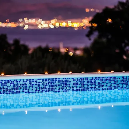 Beautiful In Kastel Novi בית נופש