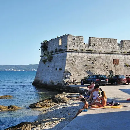 Feriehus Stunning In Kastel Novi Kaštel Štafilić